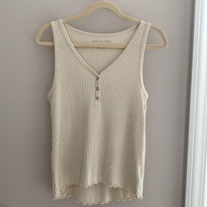 American Eagle cream colored top